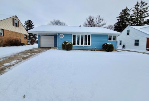 2715 18th Ave, Rockford, IL 61108-5833