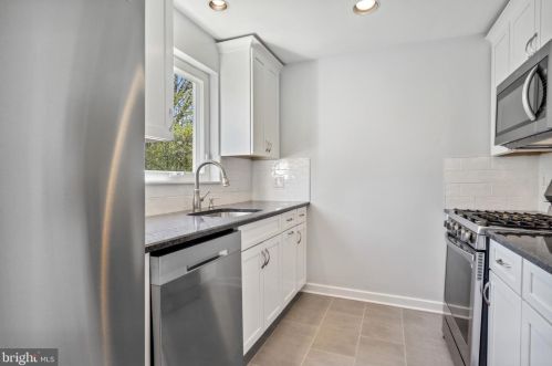 13 Dorann Ave, Princeton NJ  08540-3906 exterior
