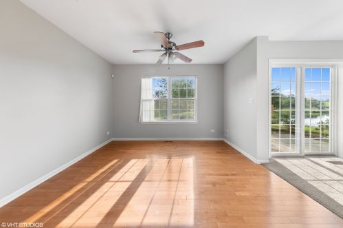420 Lancaster Dr, Pingree Grove IL  60140-9155 exterior