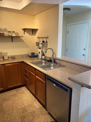 432 Edgehill Ln, Oceanside, CA 92054-4726