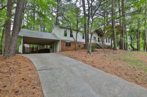 409 Woodcliffe Dr, Holly Springs, GA 30189-3511