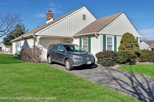 2 Lambeth Ln, Lakehurst, NJ 08759-6808