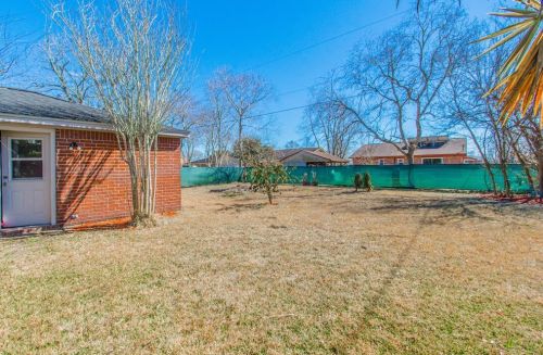 244 Bastrop St, Angleton TX 77515-4106 exterior