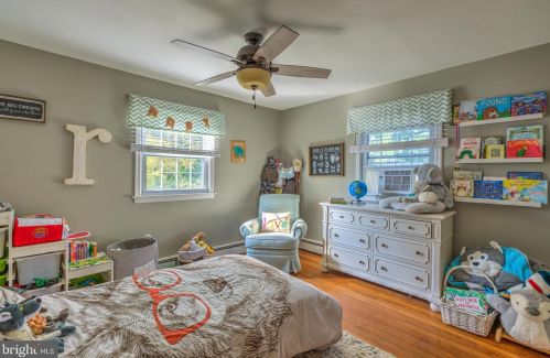 15 Lopatcong Dr, Trenton NJ 08638-1317 exterior