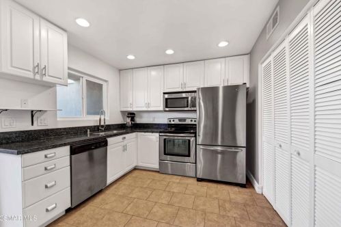 30567 Canwood St, Calabasas, CA 91301-2044