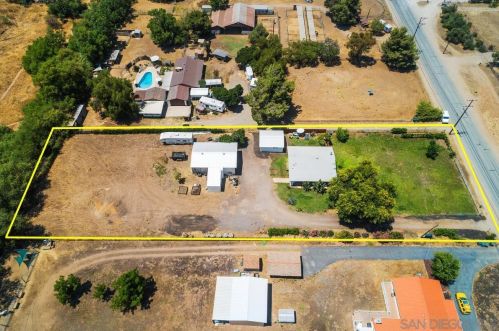 11438 Moreno Ave, Lakeside, CA 92040-1439