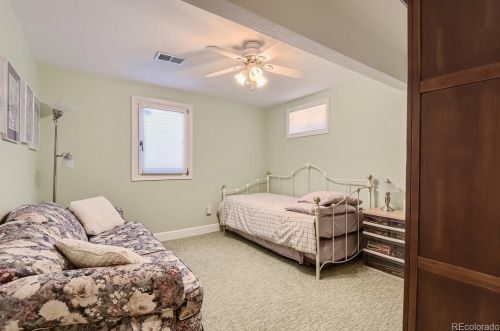 8224 Niagara Ct, Englewood CO 80112-1011 exterior