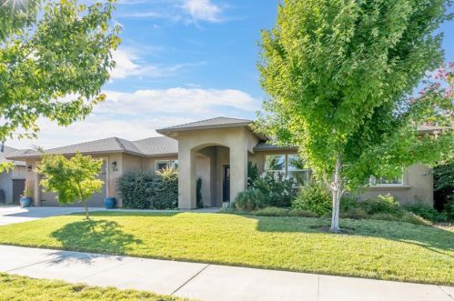 204 Gooselake Cir, Chico, CA 95973-8008