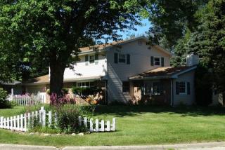2754 Springdale Dr, Rockford, IL 61114-6454