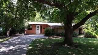 2526 Coolidge Ave, Wichita, KS 67204-5618