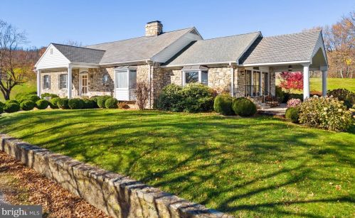 2294 Leeds Manor Rd, Markham, VA 22643-1704