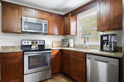 1492 Eastland Rd, Atlanta GA  30316-3437 exterior