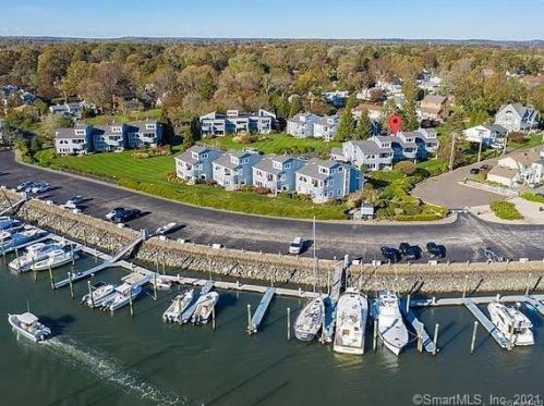 18 Bianca Dr, Milford, CT 06460-6516