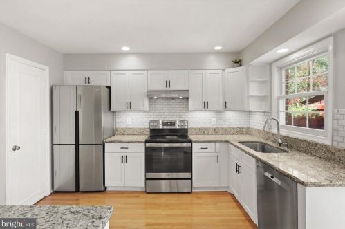 5920 Queenston St, Springfield VA  22152-1731 exterior