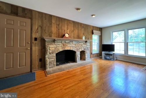 212 Farmgate Ln, Silver Spring MD 20905-5703 exterior