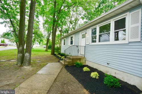 53 Essex Ave, Erial, NJ 08081-1217