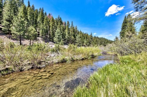 7500 River Rd, Truckee, CA