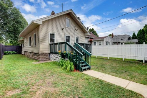 1383 Juliet Ave, Saint Paul MN  55105-2502 exterior