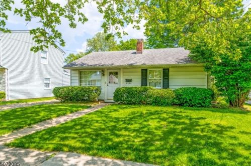 2291 Knapp Dr, Rahway, NJ 07065-3731