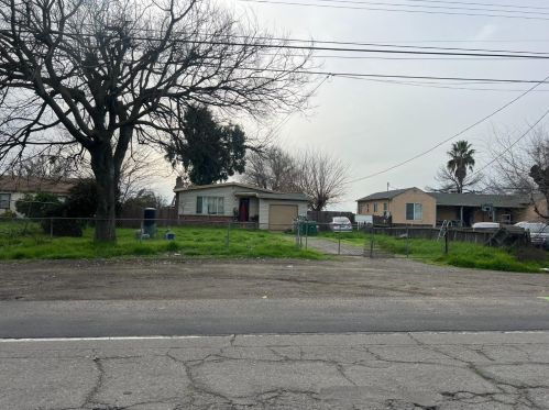 2768 Yosemite Ave, Manteca, CA 95337-9607