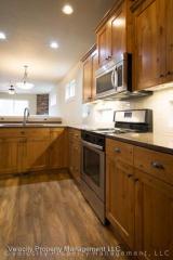 20745 Comet Ln, Bend OR  97701-3402 exterior
