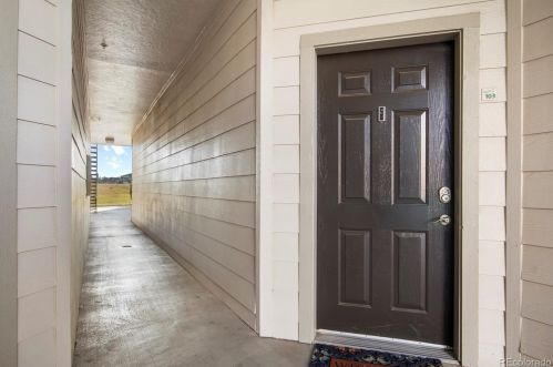 7222 Blackhawk St, Englewood CO  80112-4010 exterior