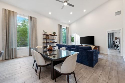 5008 Baker St, Austin TX  78721-1511 exterior