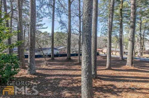 3007 Dogwood Dr, Atlanta GA  30344-3905 exterior