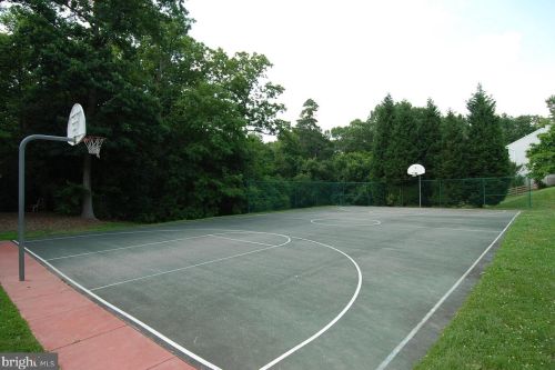 281 Shakespeare Dr, Severna Park MD 21146-2150 exterior