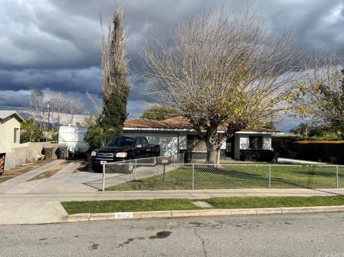 952 Sperry Dr, Colton, CA 92324-2649
