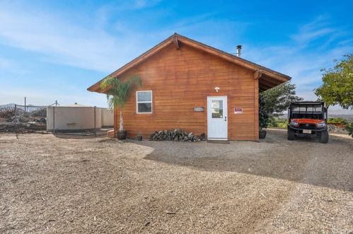 1559 Heather Ln, Riverside CA exterior