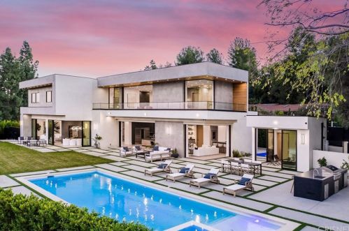 3951 Royal Oak Pl, Van Nuys, CA 91436-3917