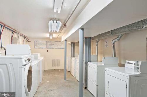 814 Silver Ct, Trenton NJ 08690-3531 exterior