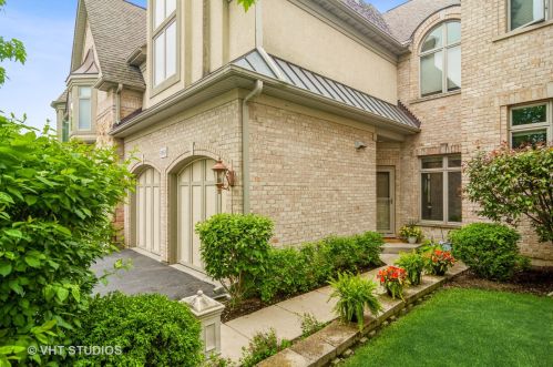 1552 Kembley Ave, Palatine, IL 60067-1211