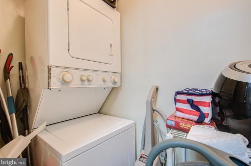 3829 Chesterwood Dr, Silver Spring MD 20906-2862 exterior