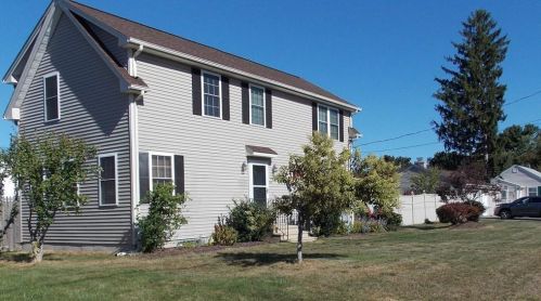 143 Morse Ave, Warwick, RI 02886-2325