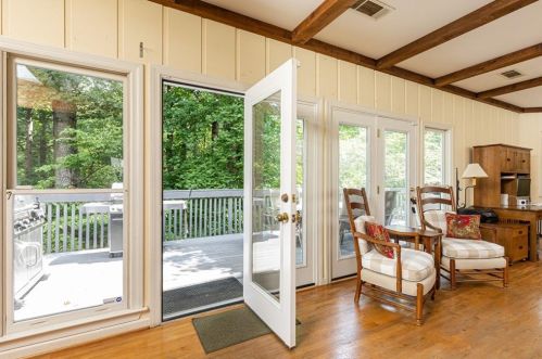 675 Fair Oaks Mnr, Atlanta GA  30327-4364 exterior
