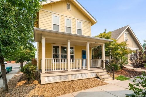 2421 England St, Chico, CA 95928-9441