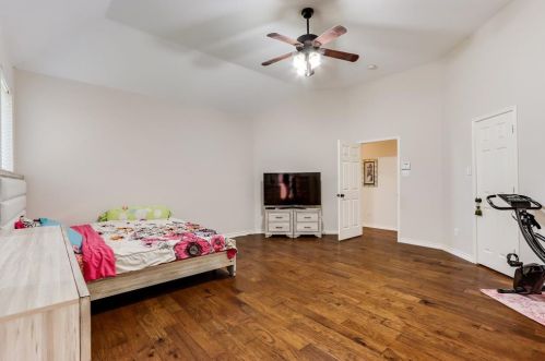 1525 Bastrop Dr, Carrollton TX 75010-6423 exterior