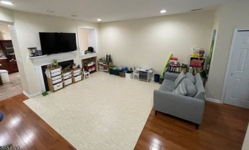 28 Hoover Ave, Princeton NJ  08540-4609 exterior