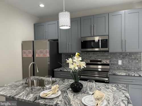 5131 12 St, Philadelphia PA 19123-0037 exterior