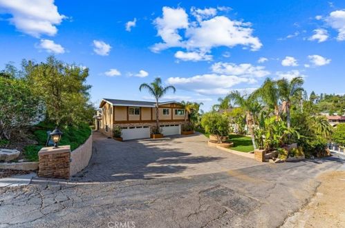 473 Country Hill Rd, Anaheim CA  92808-1353 exterior