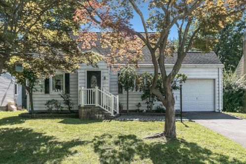 8 Osage Dr, Cranford, NJ 07016-3324