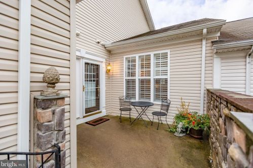 1006 Brandon Dr, Fredericksburg, VA 22401-8422