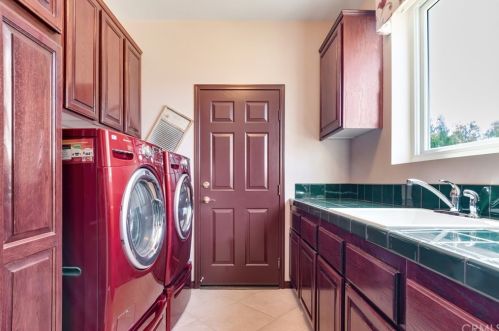 16523 Owl Tree Rd, Riverside CA  92504-9700 exterior