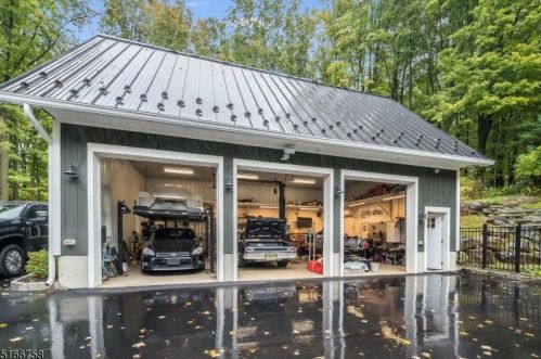 51 Woodland Rd, Dover NJ  07869-4135 exterior