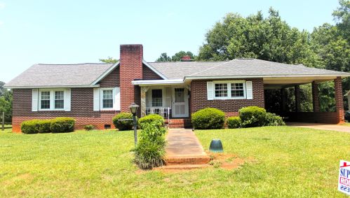 206 Calvert St, Mc Cormick, SC 29835-8728