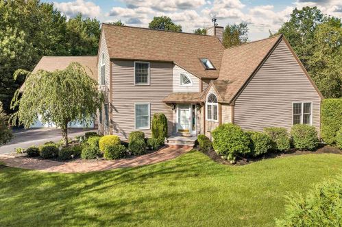 30 Exeter Pl, Laconia, NH 03246-2058