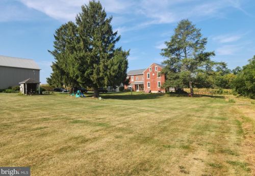 750 Summit Dr, Lancaster PA  17601-1152 exterior