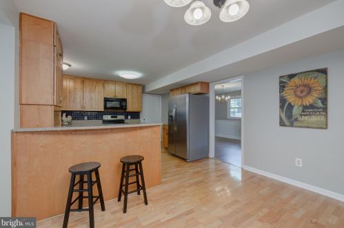 7136 Game Lord Dr, Springfield VA  22153-1318 exterior